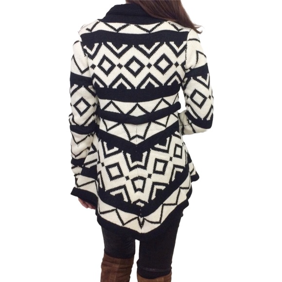 Abstract Sweater - Picture 4 of 6